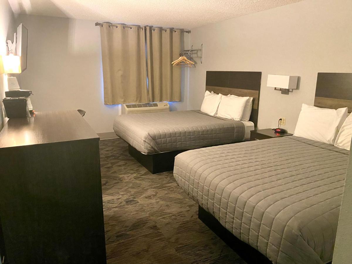 Travelodge By Wyndham South Motel 2*
