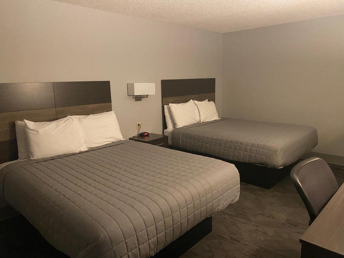 Travelodge By Wyndham South 2*