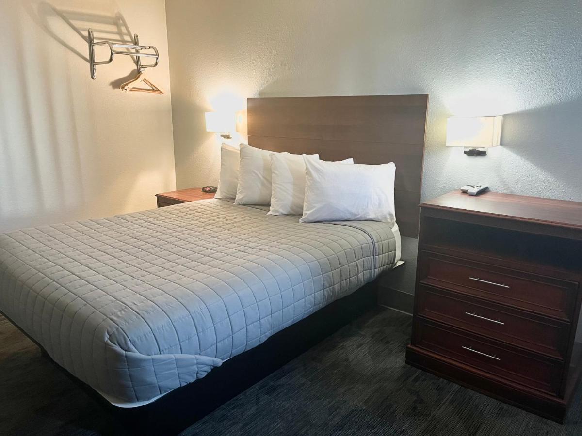 Motel Travelodge By Wyndham South 2*