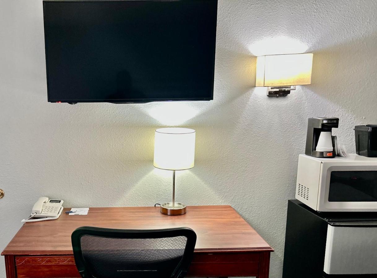 Travelodge By Wyndham South Lincoln