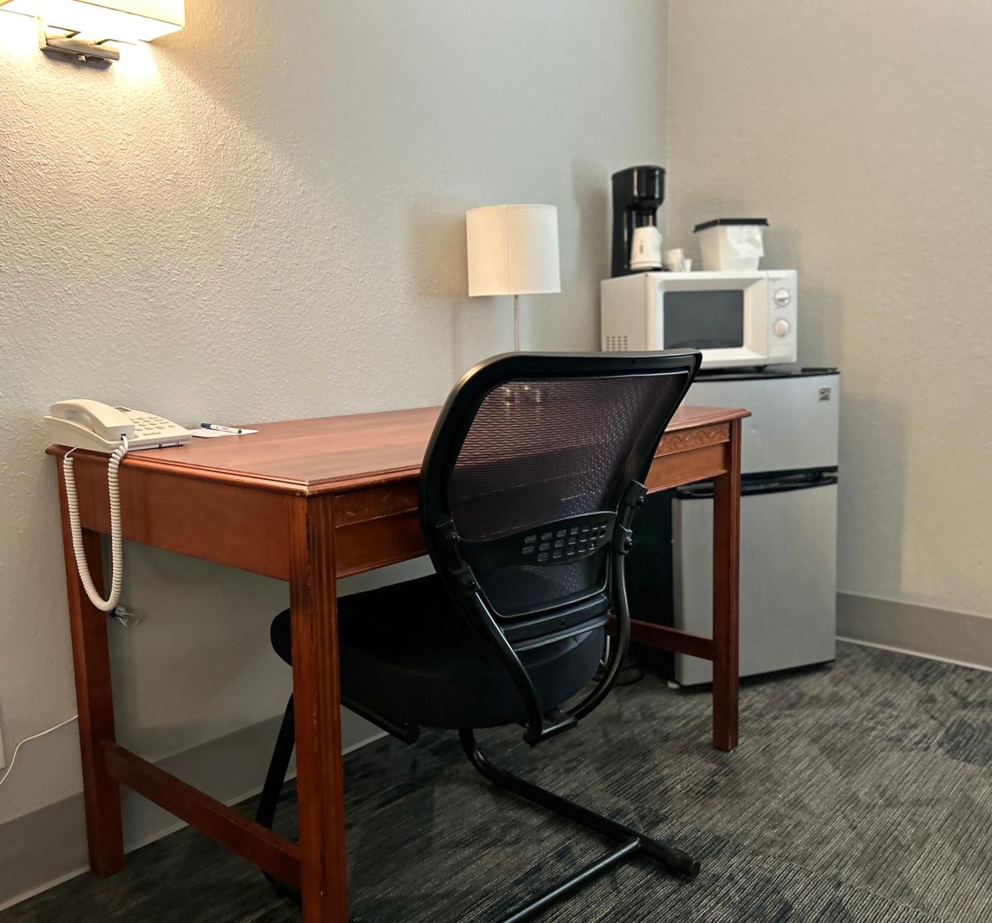 Travelodge By Wyndham South Motel