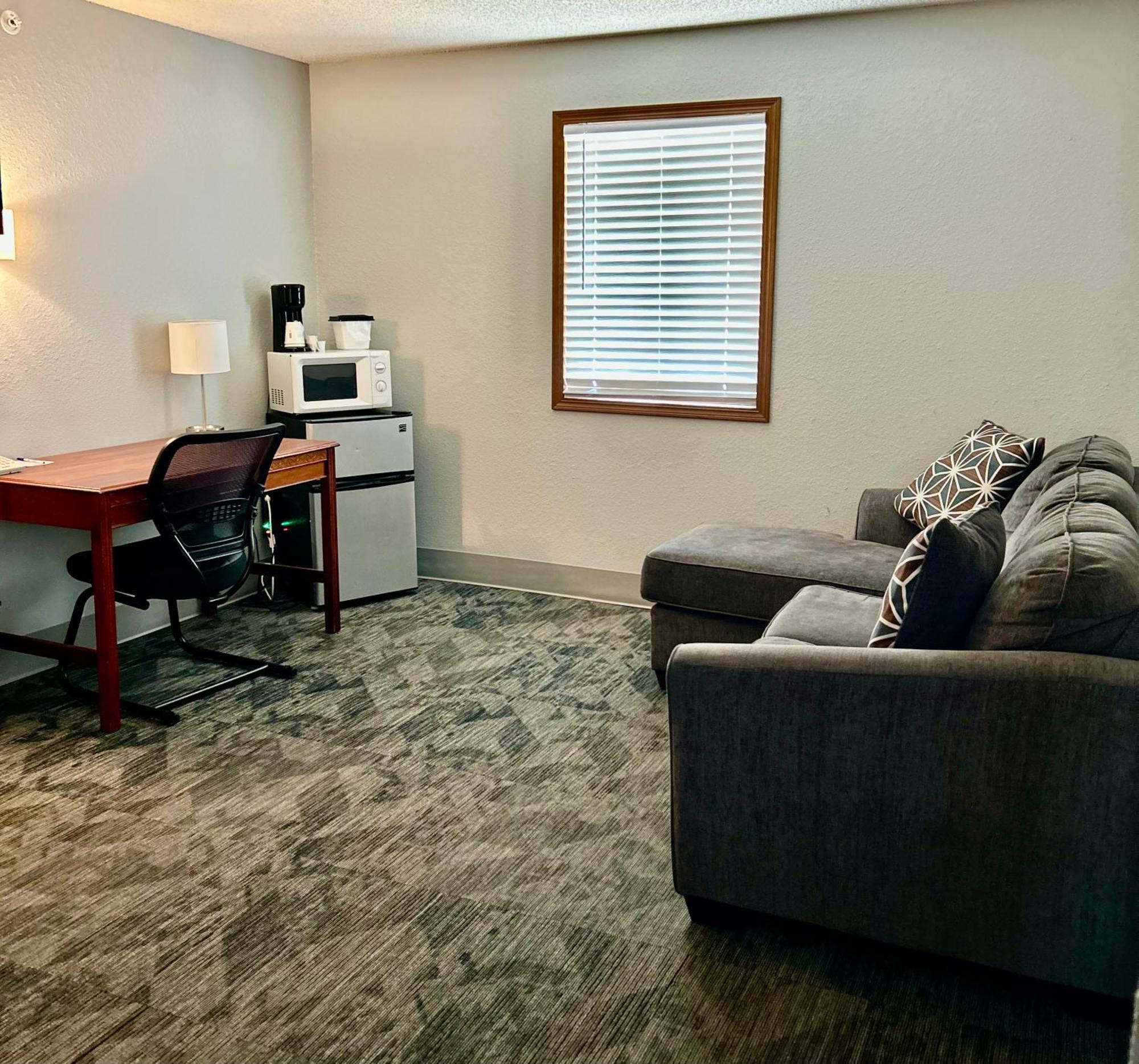 Travelodge By Wyndham South Motel