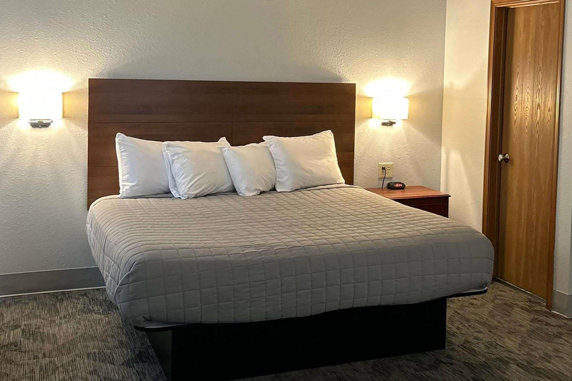 Travelodge By Wyndham South